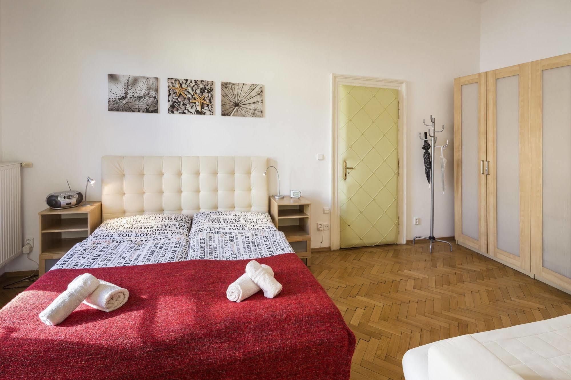 Old Town - Dusni Apartments Prague Ngoại thất bức ảnh