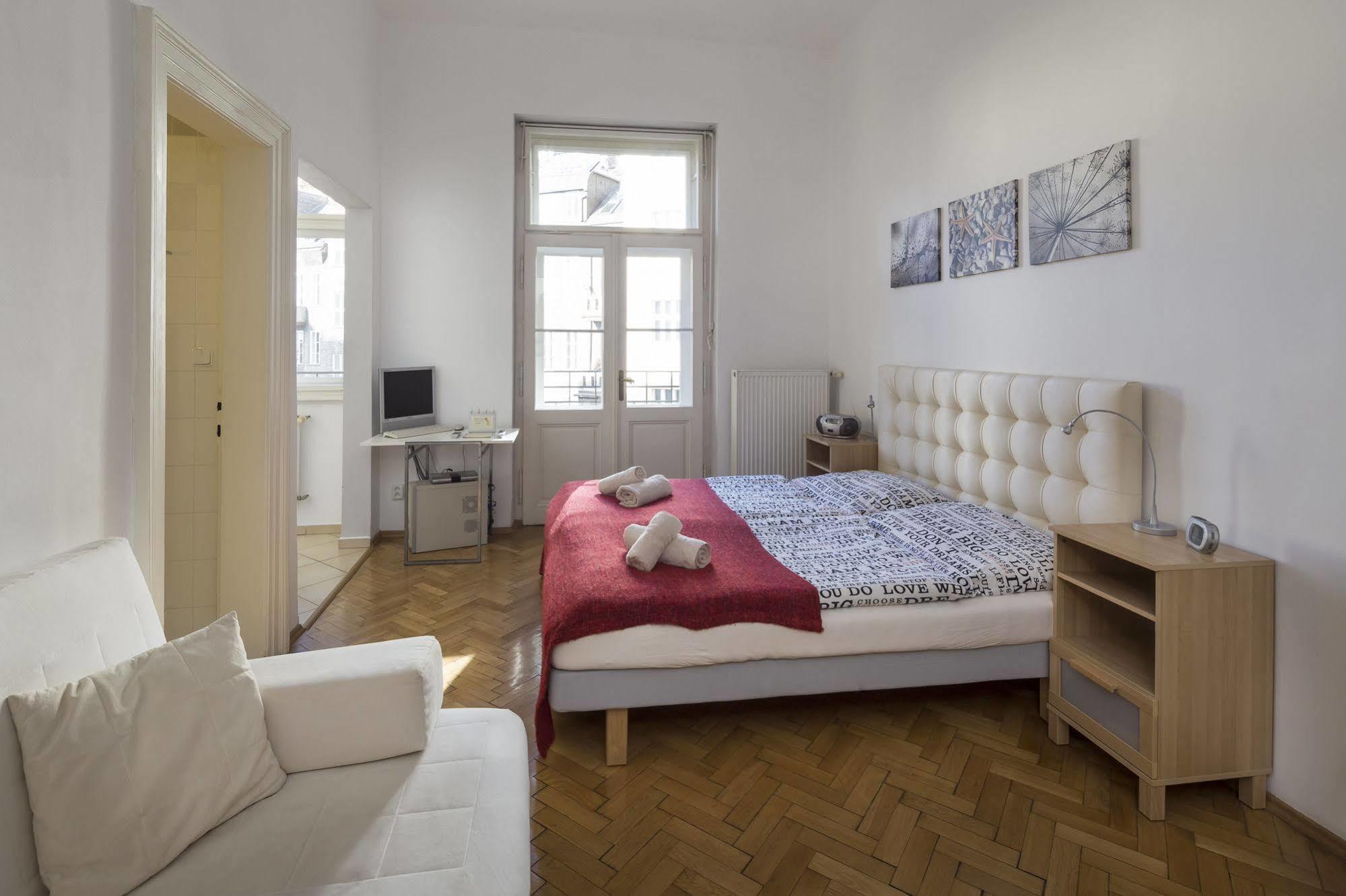 Old Town - Dusni Apartments Prague Ngoại thất bức ảnh