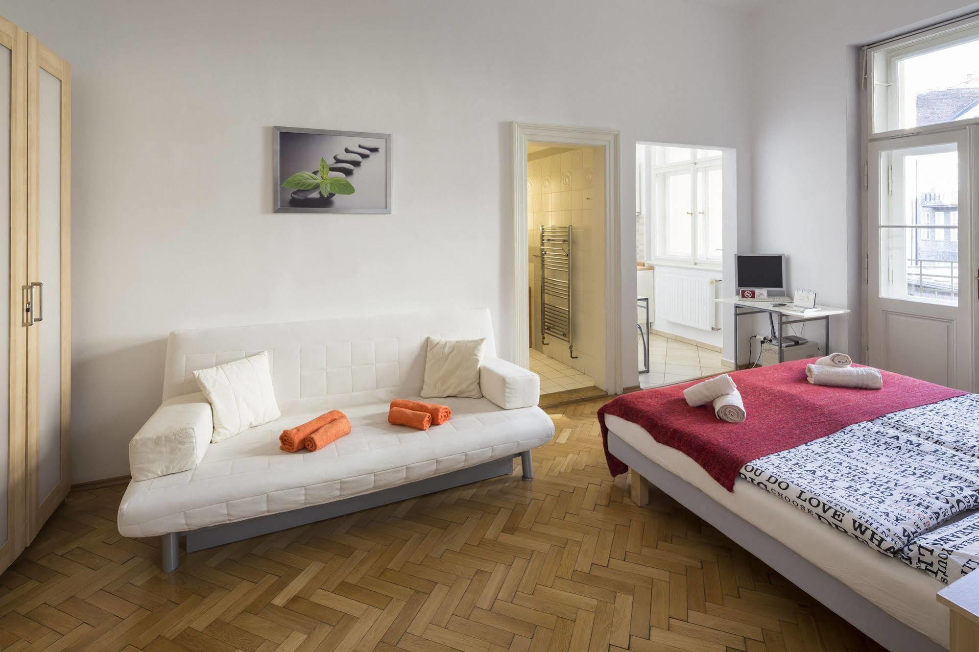 Old Town - Dusni Apartments Prague Ngoại thất bức ảnh